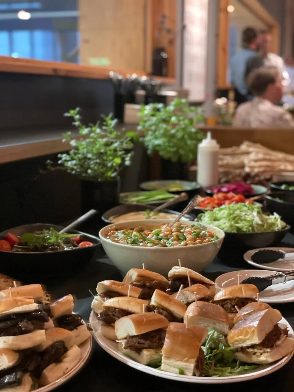 Catering Buffet Mit Sandwiches Salaten Und Beilagen