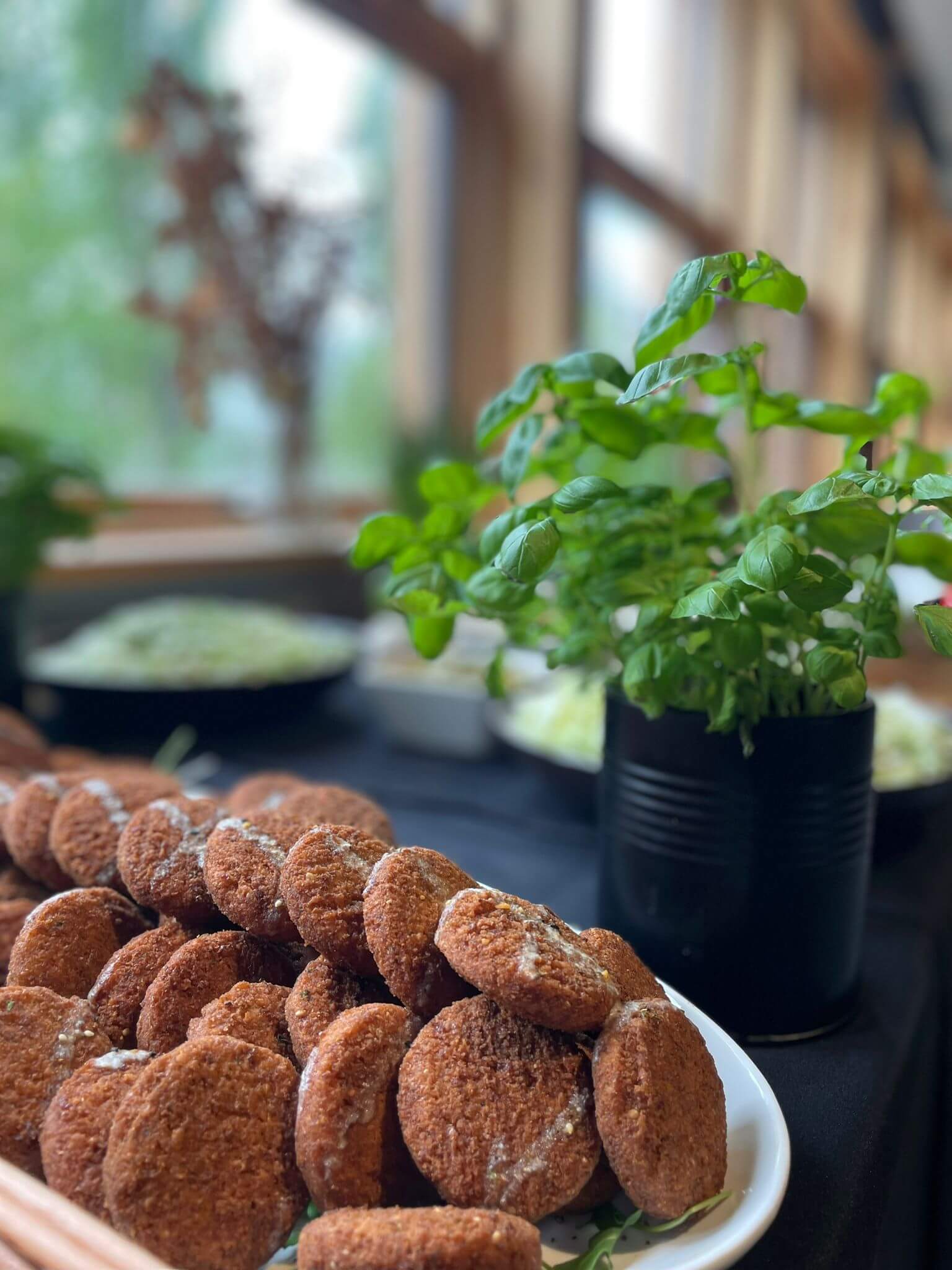 Falafel Platte Mit Frischen Kräutern