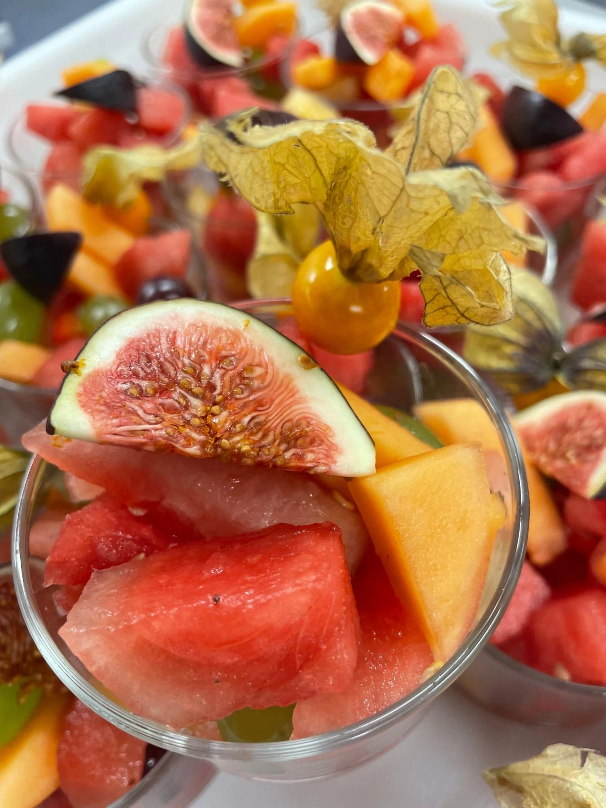 Obstbecher Mit Feigen Melone Und Physalis